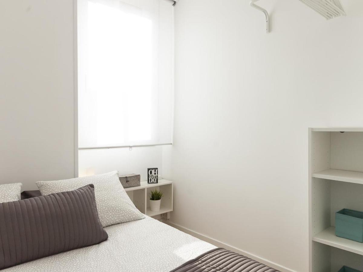 Lets Holidays In Sant Marti Appartamento